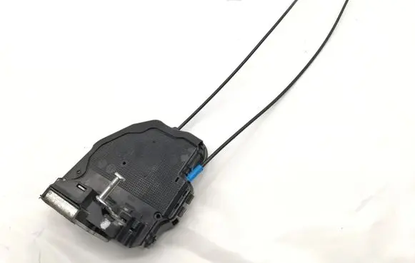 Toyota Auris E180 Rear door lock 