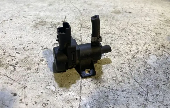 Peugeot 5008 Turbo solenoid valve 9665456180