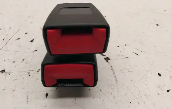 Volkswagen Scirocco Middle seatbelt buckle (rear) 8J8857739B