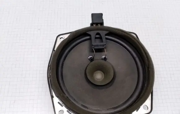 Mitsubishi Space Wagon Front door speaker MR301667