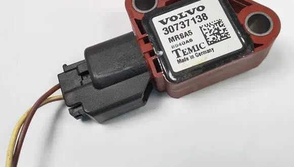Volvo V50 Airbag deployment crash/impact sensor 30737138