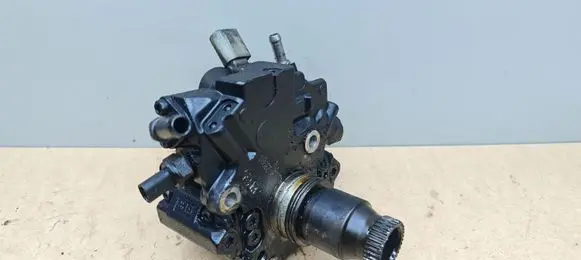 Mercedes-Benz E W212 Fuel injection high pressure pump A6510700101