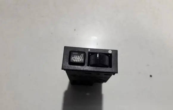BMW 5 E39 Seat heating switch 61318352259 6131-8352259