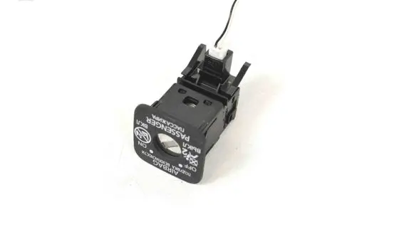 Passenger airbag on/off switch