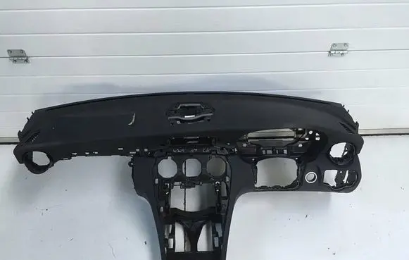 Mercedes-Benz C W205 Dashboard