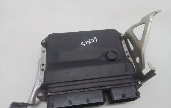 Toyota Auris 150 Engine control unit/module 8966102S30