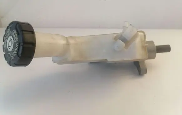 Renault Clio III Master brake cylinder 8200129956G 8200129956