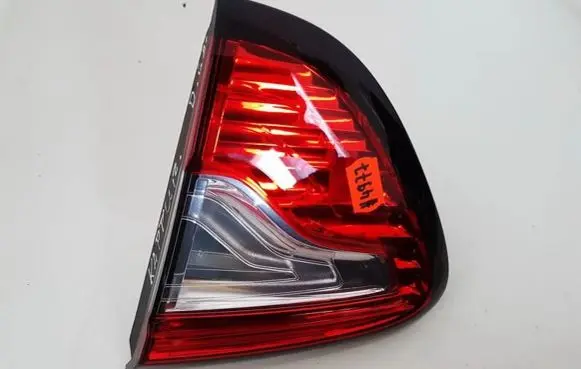 Tailgate rear/tail lights