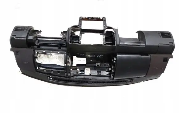 Nissan X-Trail T30 Dashboard 68100EQ410
