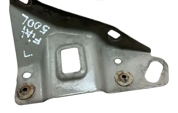Fiat 500L Fender mounting bracket C176