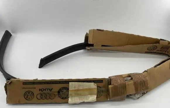 Seat Cordoba (6K) Rear bumper trim bar molding 5K6807425 0004625668 E520402011D