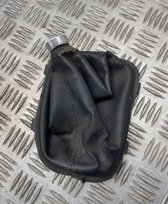 Toyota Avensis T220 Gear lever shifter trim leather/knob 