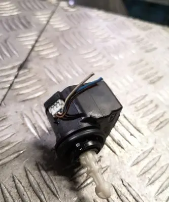 Audi A6 S6 C6 4F Headlight level adjustment motor 