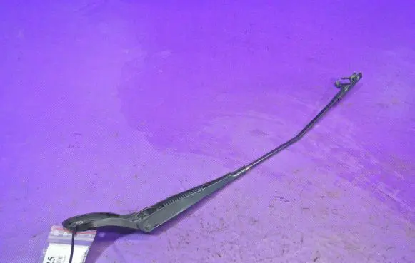 Peugeot 207 Front wiper blade arm