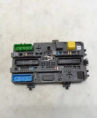 Opel Astra H Fuse module 13222173 5DK00866933