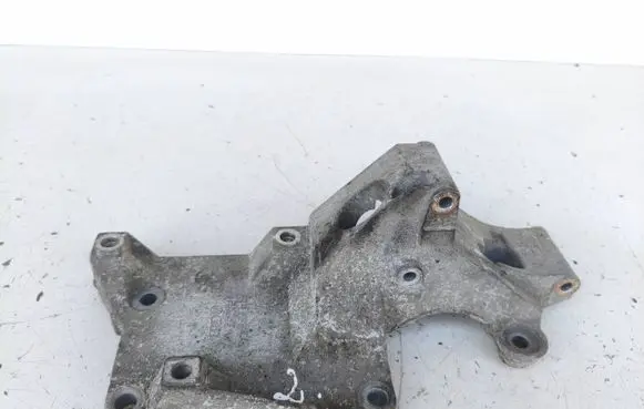 Volkswagen Polo IV 9N3 Generator/alternator bracket 038903143AG