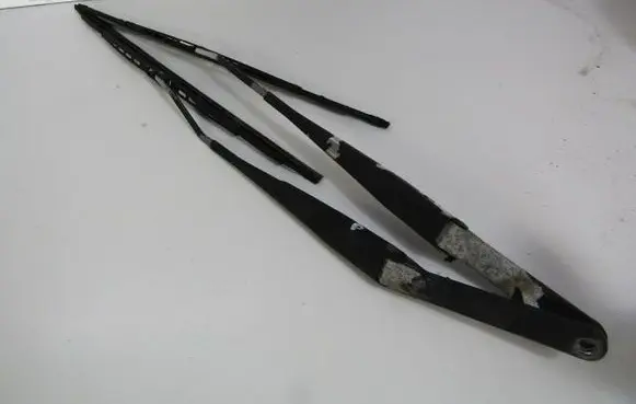 Honda Legend III KA9 Front wiper blade arm 
