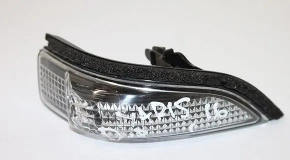 Toyota Yaris Mirror indicator light 
