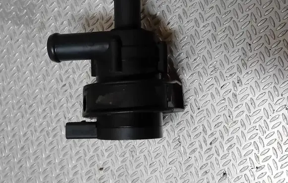 Volkswagen Golf VI Electric auxiliary coolant/water pump