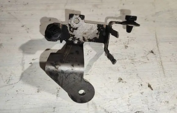 Audi A6 S6 C6 4F Engine mounting bracket 4e0971845al