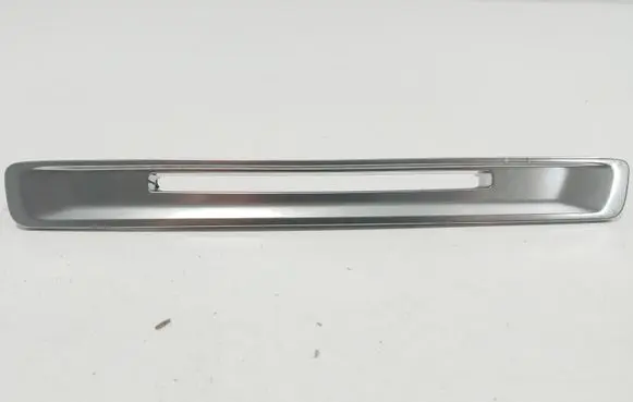 Radio/GPS head unit trim