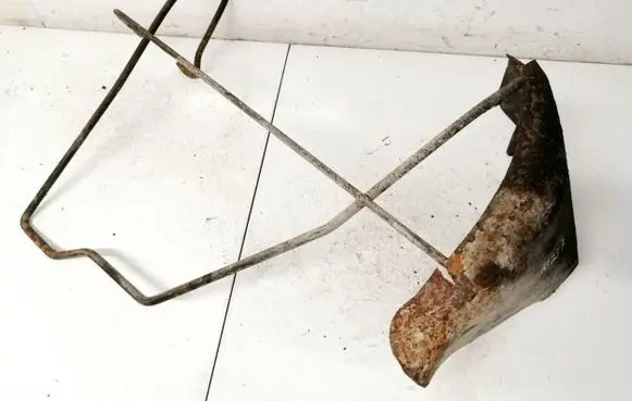 Honda Accord Fuel tank mounting bracket 