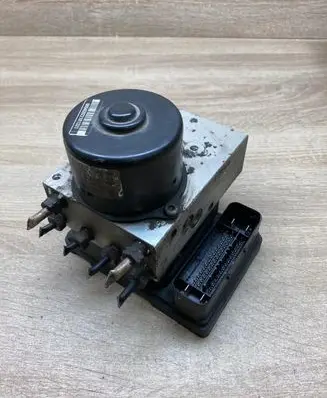 Volvo V70 ABS Pump 8671224 P08671223 5WK84002