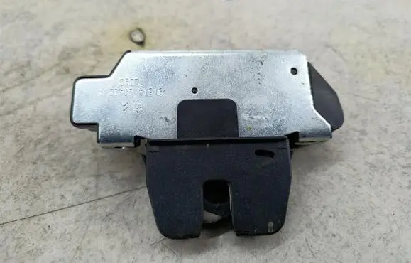 Peugeot 5008 Tailgate lock latch 9684648680