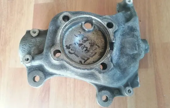 BMW 7 E65 E66 Front wheel hub 6753462 31216753462