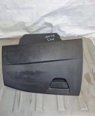 Ford Focus Glove box
