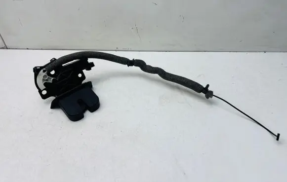 Audi TT TTS Mk2 Tailgate/trunk/boot lock/catch/latch 8J0827520