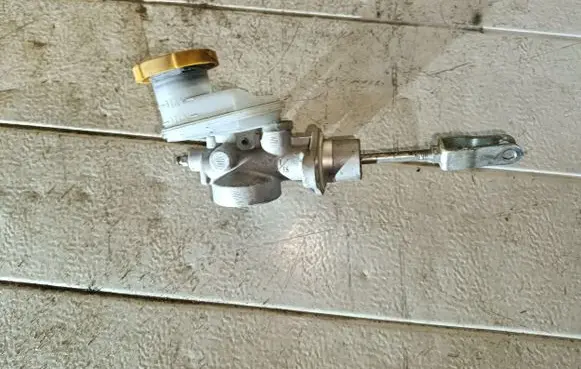 Subaru Forester SH Master brake cylinder