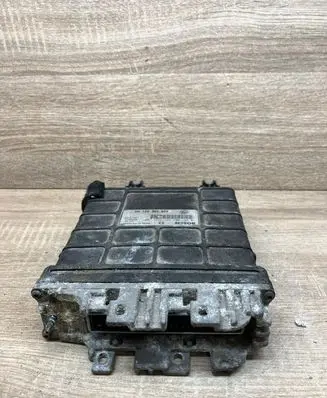 Volkswagen PASSAT B4 Engine control unit/module 028906021AM 0281001327