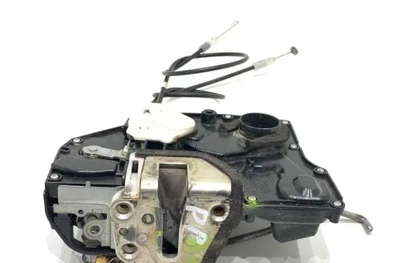 Suzuki Swift I Front door lock