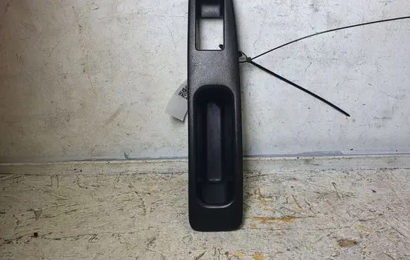 Nissan Qashqai Rear door window switch trim 82951JD000