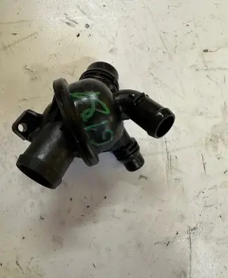 BMW 5 F10 F11 Thermostat/thermostat housing 10106811