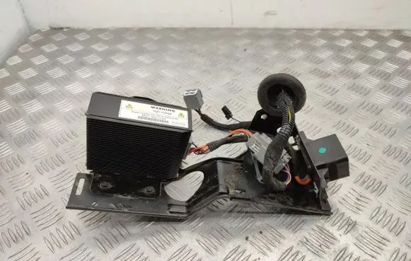 Voltage converter inverter