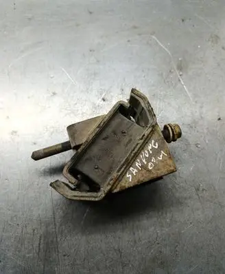 SsangYong Rexton Engine mount bracket 2071008100