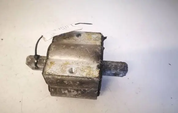 Mercedes-Benz C W203 Engine mount bracket 