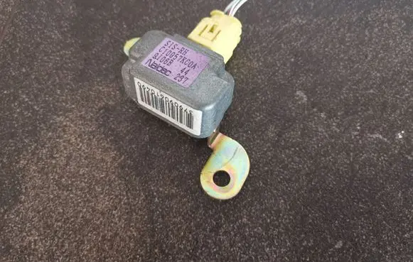 Mazda Premacy Airbag deployment crash/impact sensor C10057KC0A