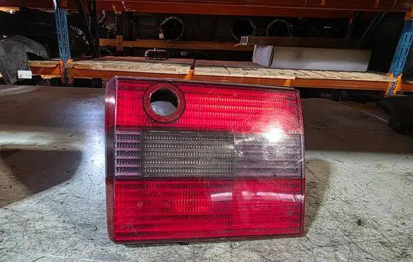 Tailgate rear/tail lights