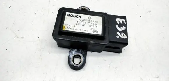 BMW 5 E39 ESP acceleration yaw rate sensor 6753694