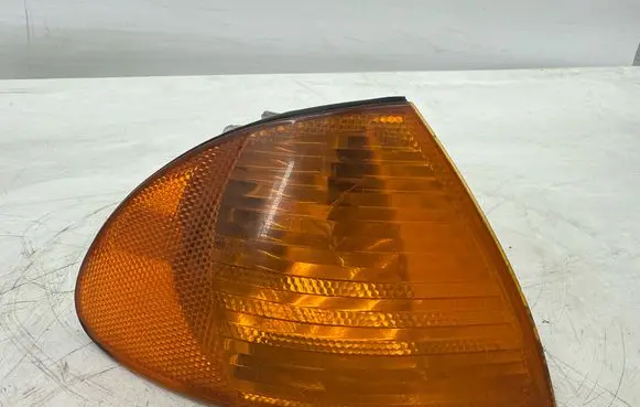 BMW 3 E46 Front indicator light 1315106141