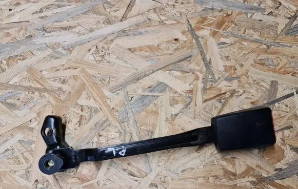 Audi A6 S6 C5 4B Front seatbelt buckle 4B0857756 08011998