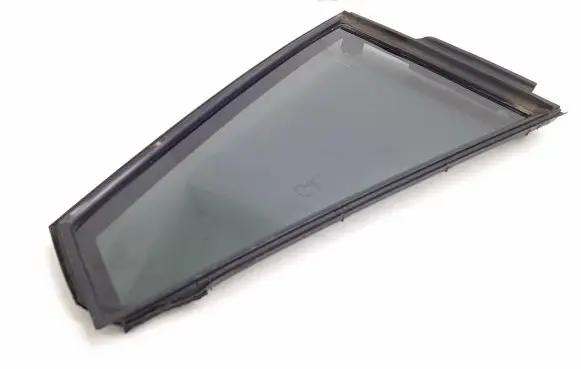 Toyota RAV 4 (XA40) Rear vent window glass 43R007953 06T72