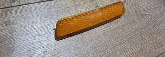 Chrysler Pacifica Front reflector 04857673AA