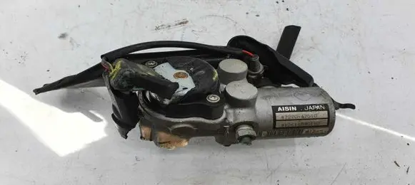 Toyota Prius (XW20) Master brake cylinder 4727047010 312611090192