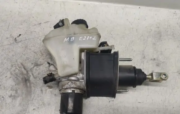 Mercedes-Benz E W211 Master brake cylinder