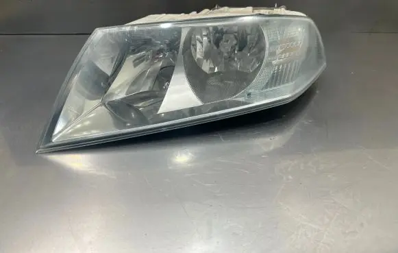 Skoda Octavia Mk2 (1Z) Headlight/headlamp
