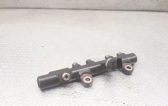 Renault Clio IV Fuel main line pipe 175215346A
